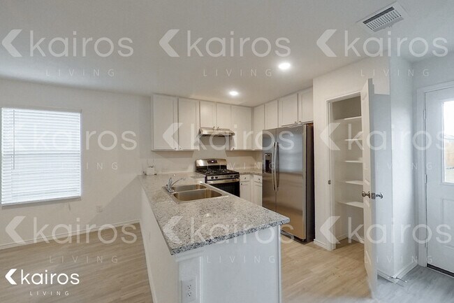 Photo - 4231 Southton Mere