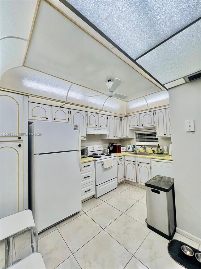Photo - 9820 S Hollybrook Lake Dr Unidad 202