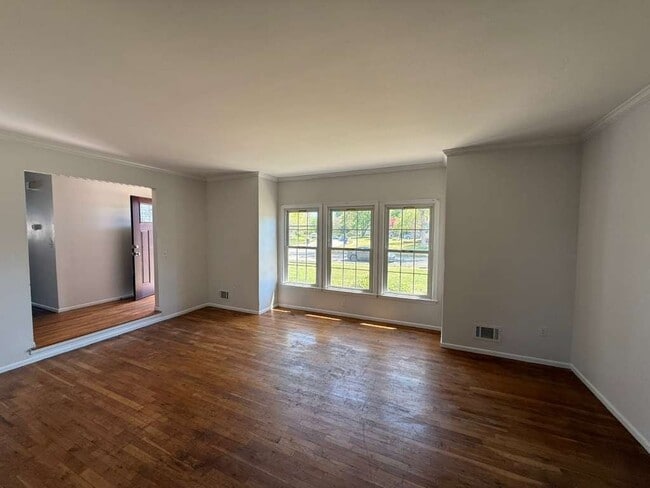 Photo - 648 Longview Dr