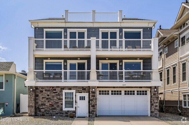Building Photo - 807 Ocean Ave Unit 2 Rental