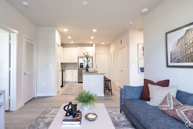 2BR, 2BA - 1058SF