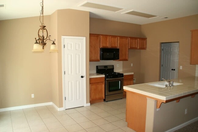 Photo - Great home for rent in Visalia!