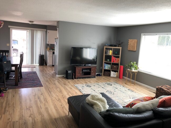 Photo - 634 Villa Rd