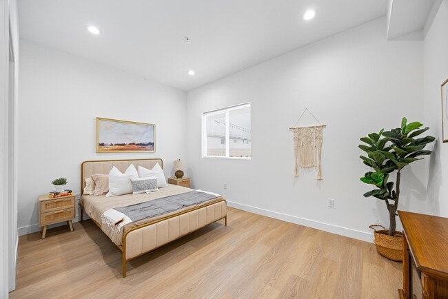 Photo - Leffingwell Apartment Complex