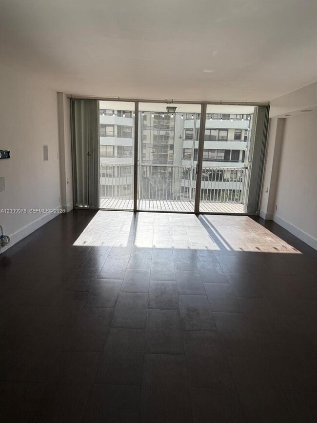 Building Photo - 150 Ocean Ln Dr Unit 6F