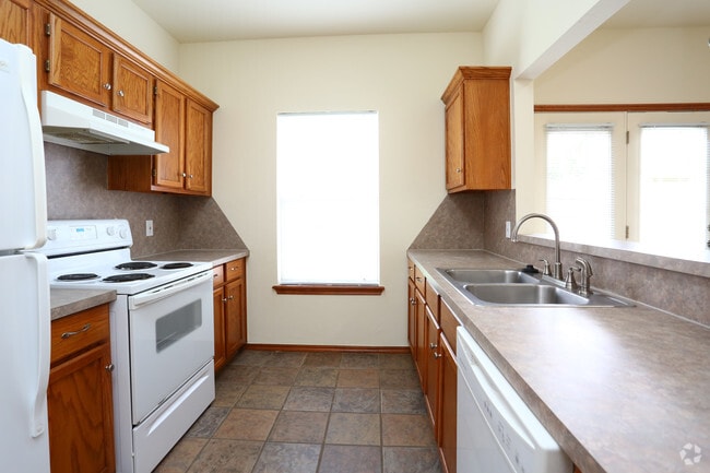 3BR, 2.5BA - 1400SF - Kitchen