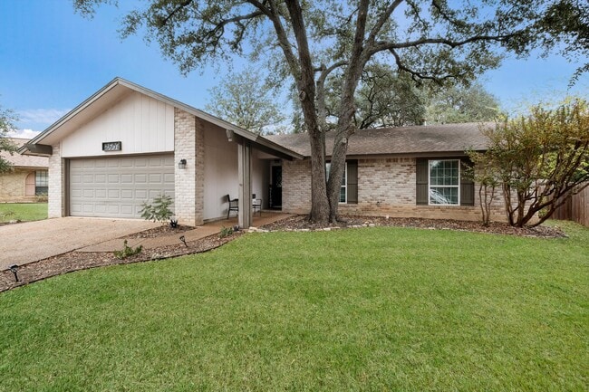 Building Photo - 2607 Lone Summit St