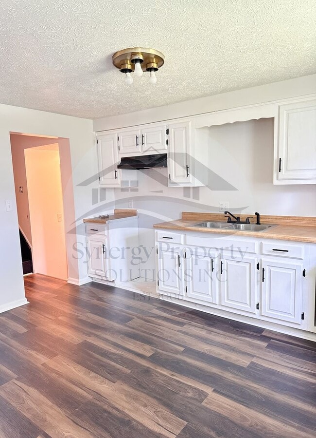 Building Photo - Unity Dr 810-812 Unit 812 Rental