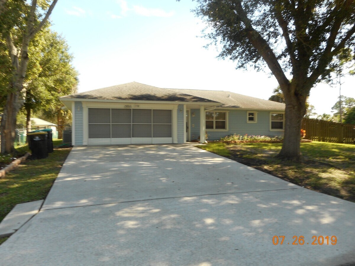 Photo - 1759 Delki St NW