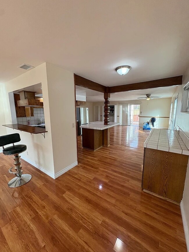 Photo - 1843 Santa Fe Ave