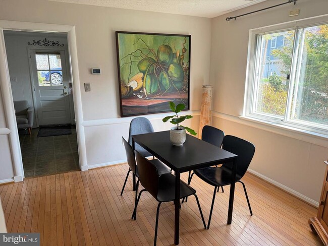 Photo - 2101 N Nottingham St