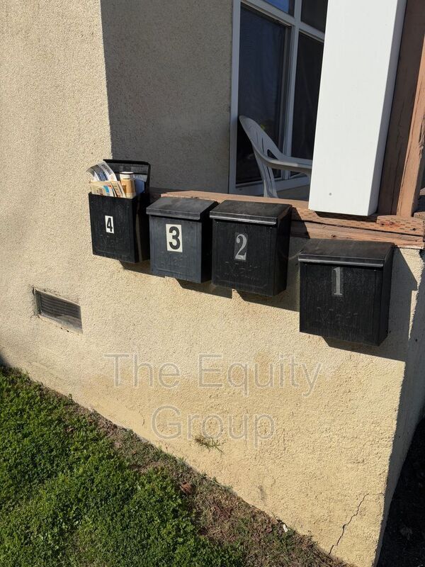 Photo - 337 N H St Unit 2