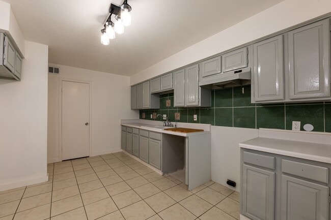 Photo - 8486 Ariel St