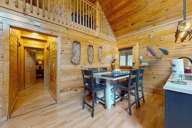 Building Photo - 2632 Camden Way