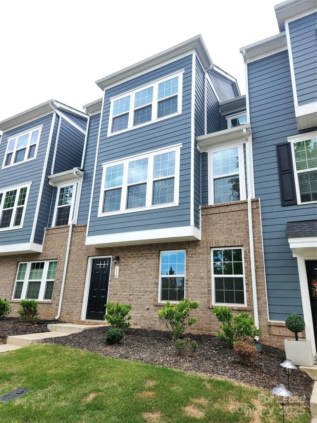 Photo - 112 August Ln Townhome