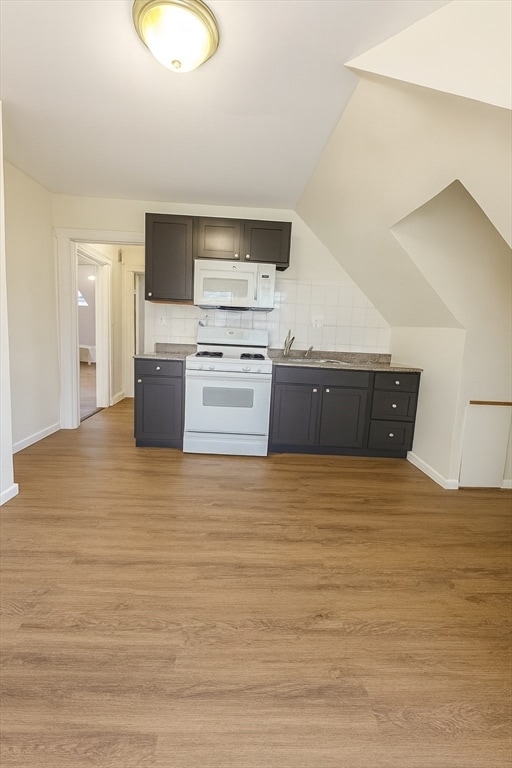 Building Photo - 38 Waumbeck St Unit 3