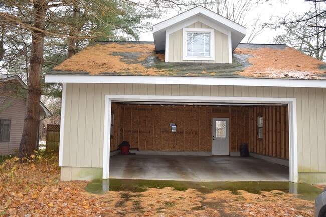 Garage - 67 Union St