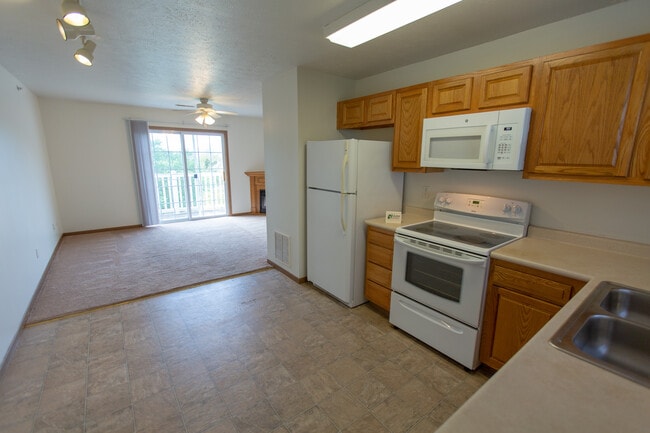 Kitchen - Ashley Oaks