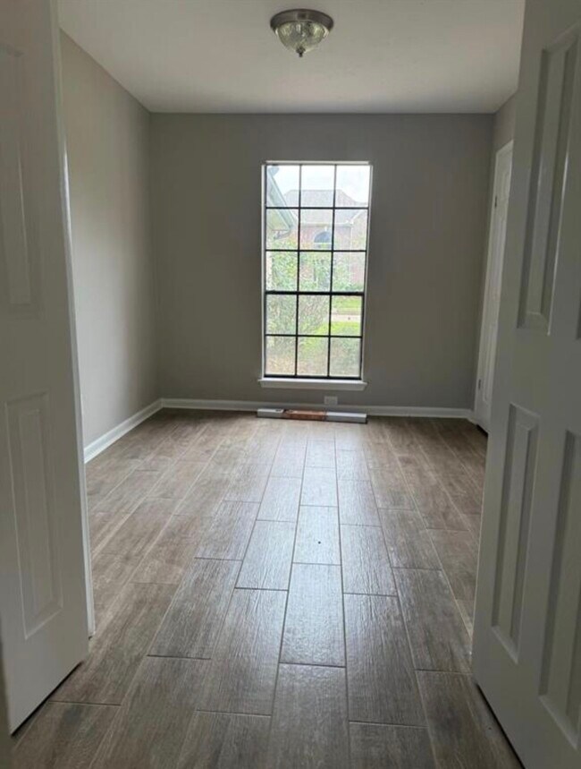 Photo - 2511 Castle Pl