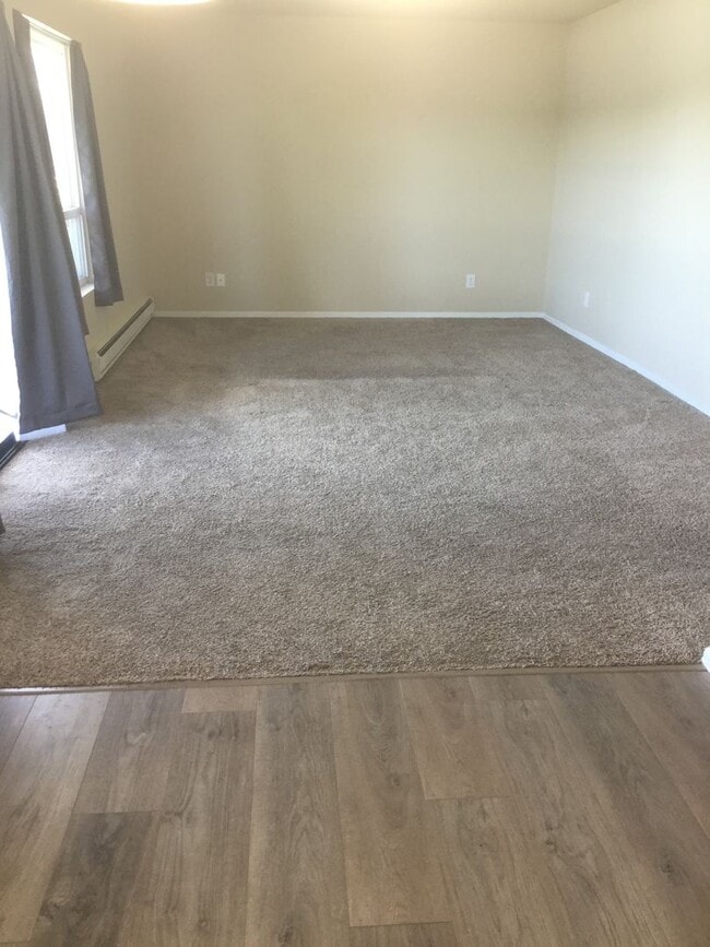 Photo - 924 Shorewood Dr