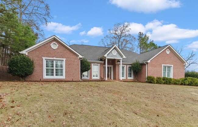 Photo - Spacious 3 Bed 2.5 Bath! Available for Fall 2026! Call to Schedule a Tour Today!