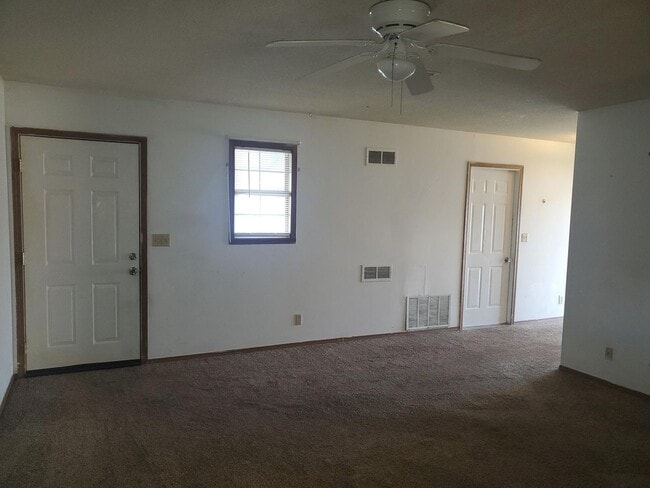 Photo - Derby half duplex