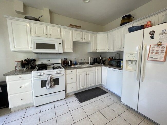Photo - 56 Hobson St Apartment Unit 2