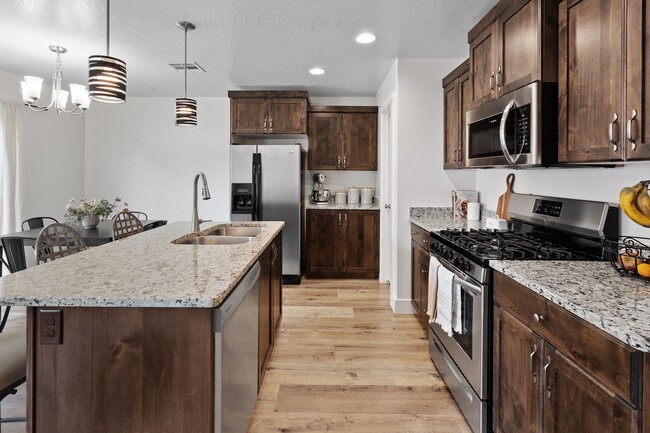 Photo - 5862 S Challenger Way