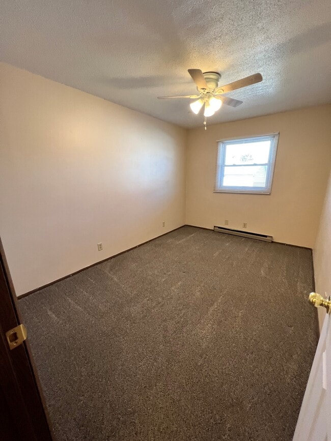 Dormitorio - 1006 Davis St