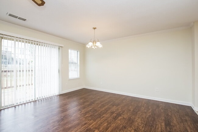 Photo - 1480 Devon Mill Way