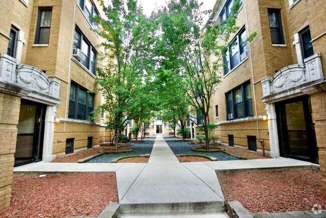 Building Photo - 7235 W Barry Ave Unit A4 Rental