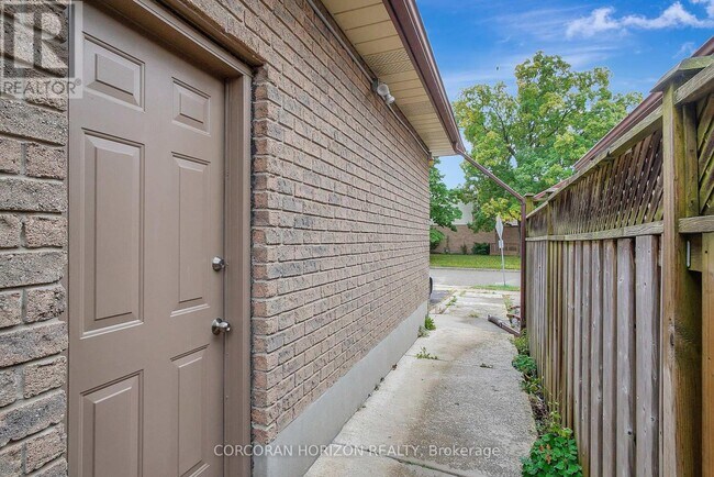 Photo - 43 Holm St