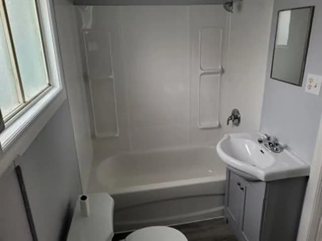 Photo - 92 Croatia Ave