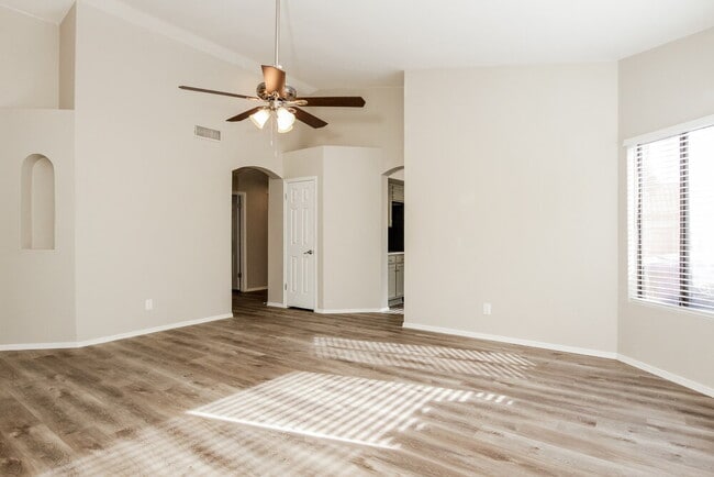 Photo - 10905 W Poinsettia Dr