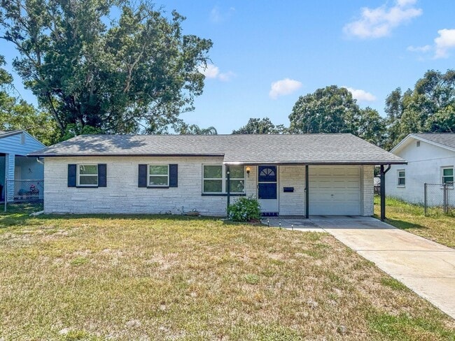 Building Photo - Move-In Ready 3-Bedroom Home with Private Fenced Backyard!