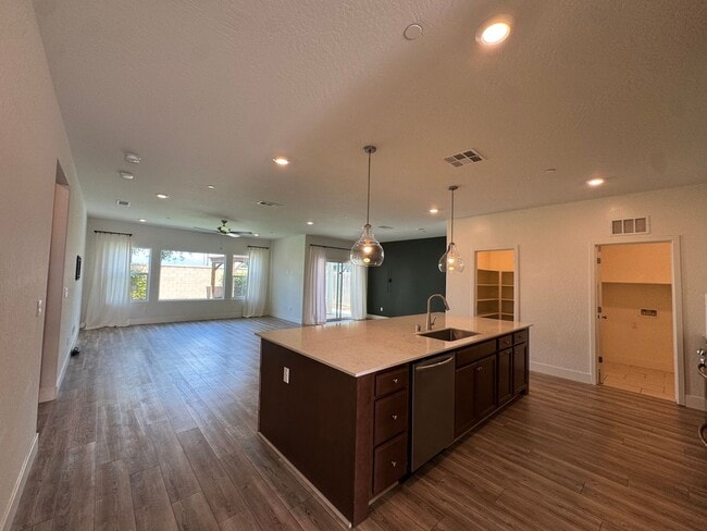 Photo - 601 Wishon Ave W