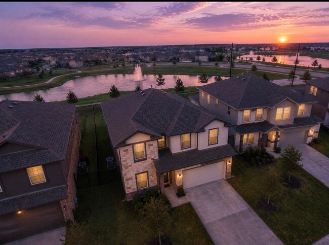 Building Photo - 1523 Alpine Dr