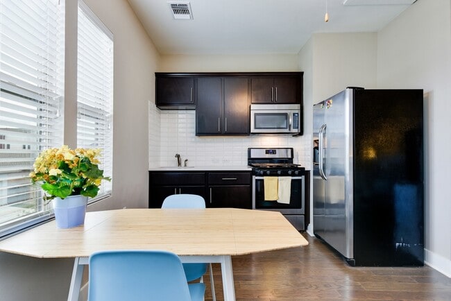 Building Photo - 3101 McCurdy St Unit A