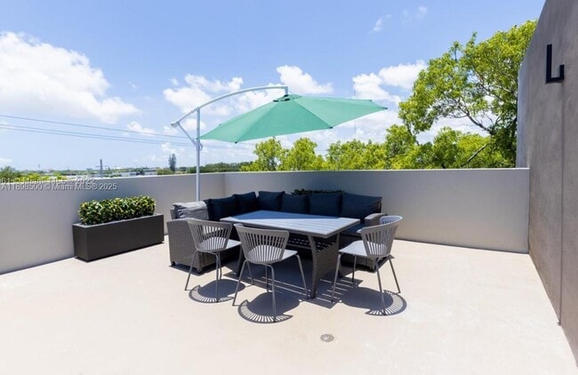 Photo - 7107 NE 4th Ct