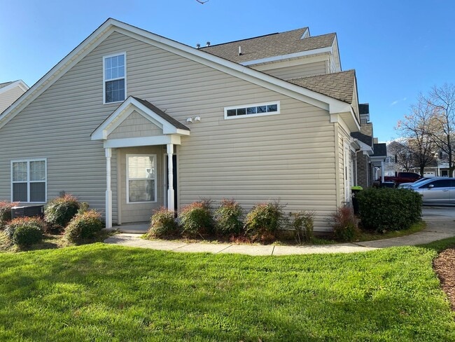 Photo - Spacious 4-Bedroom End-Unit Condo in Virgi...