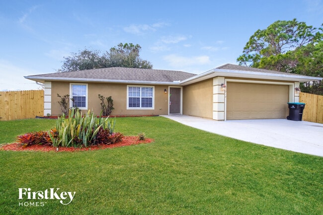 Photo - 914 Caligula Ave SE