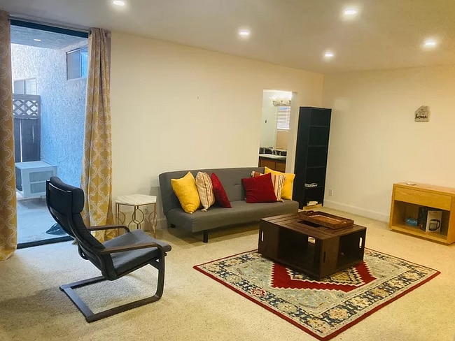 Photo - 10982 Roebling Ave Unidad 359