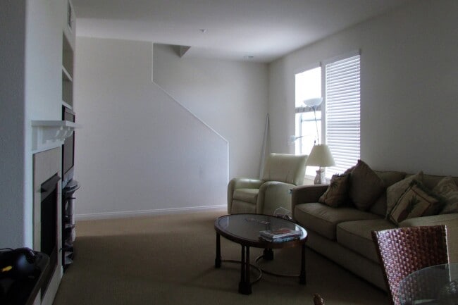 820 Harbor Cliff Way