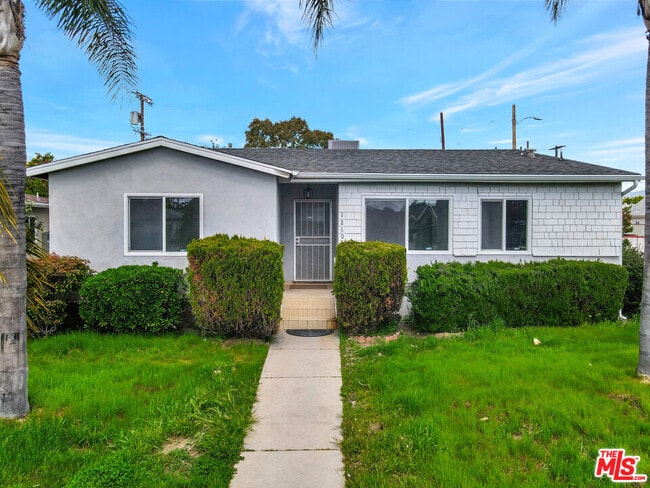 Photo - 12801 Friar St