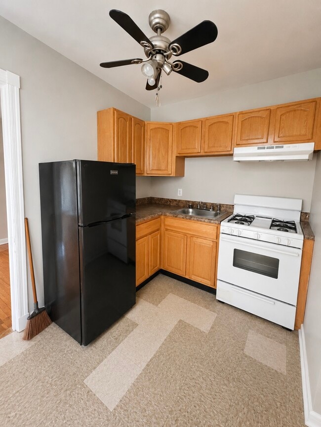 Photo - 113 N Peach St