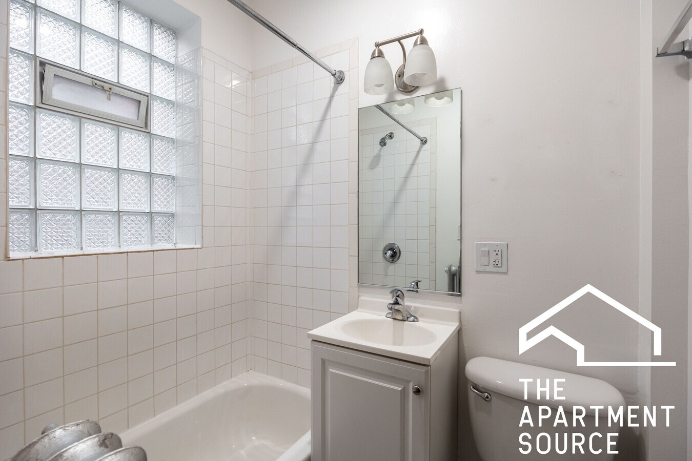 Photo - 4240 N Kenmore Ave