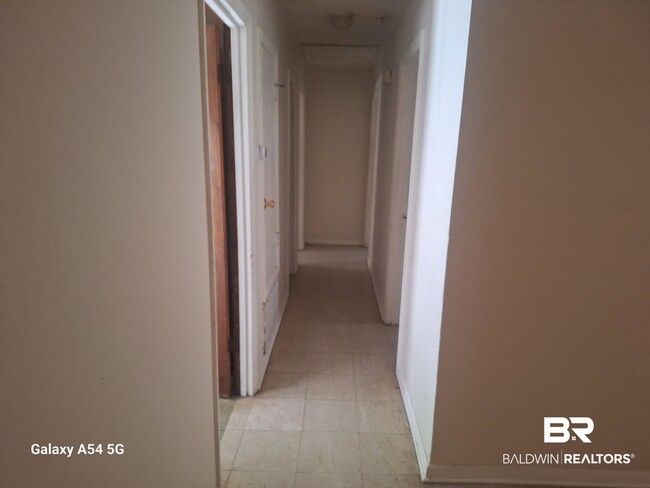 2211 Wolf Ridge Rd