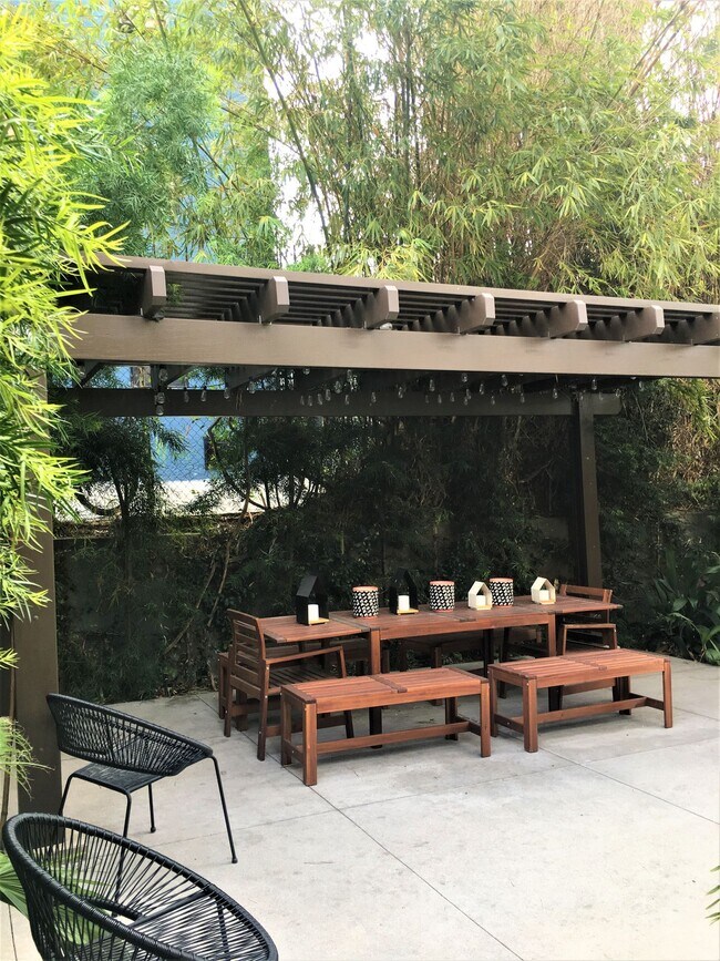 Photo - RCG 722 Hartford LLC