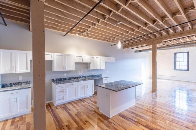 Photo - 116 N 4th St Unidad 215