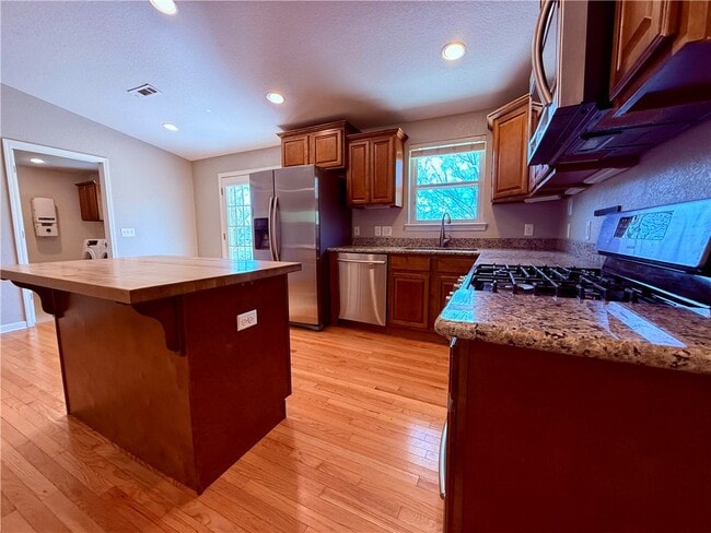 Photo - 108 SE 13th St